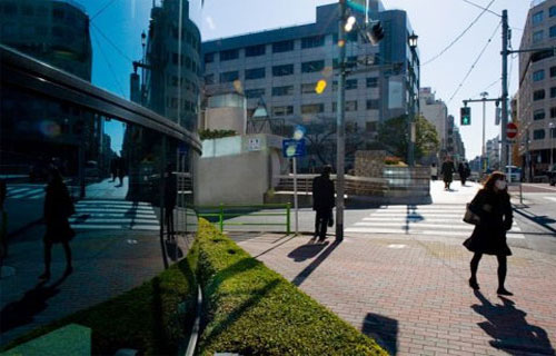 Strong earthquake shook Tokyo