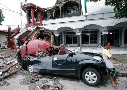 Strong earthquakes in the Philippines and Indonesia