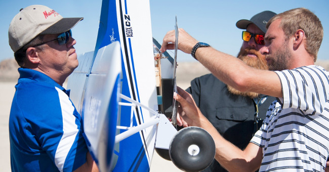 Students build aircraft to Mars