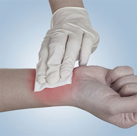 Students make instant hemostatic substances