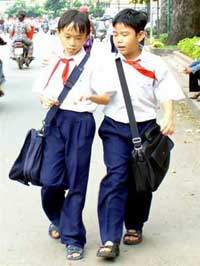 Students should use a pair of shoulder bags