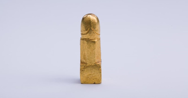 Stunned by pure gold linga found by Vietnamese archaeologists