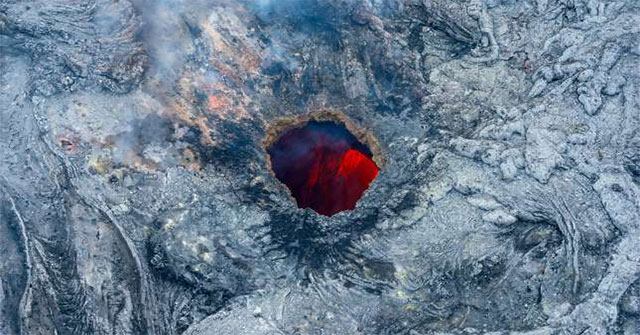 Stunning images of volcanic eruptions when viewed from above