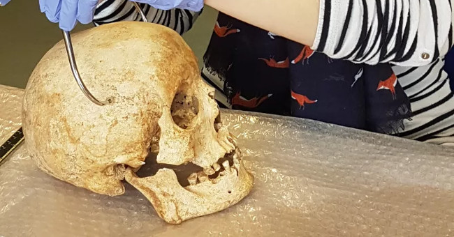 Successfully restored the face of a living man 700 years ago