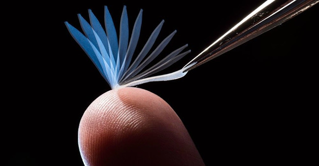 Super metamaterials can lift a mass of 1000 times it