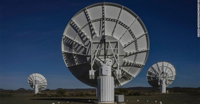 Super telescopes detect hundreds of mysterious galaxies