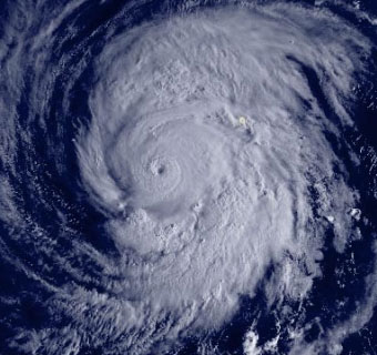 Super typhoon changes direction, even rain water is scattered