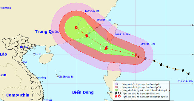 Super typhoon on level 17 is entering the South China Sea