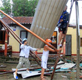 Super typhoon Wutip landed in the Central region, the wind was strong