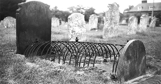 Surprisingly, the way of fighting against grave robbery of the ancient people