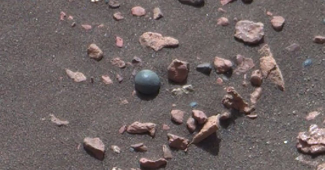 Suspicious object is cannon cannon on Mars