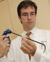 Take the kidneys from the body through ... the belly button