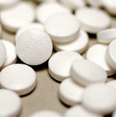 Taking aspirin regularly increases the risk of blindness
