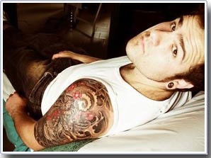Tattoos help vaccines penetrate into the skin
