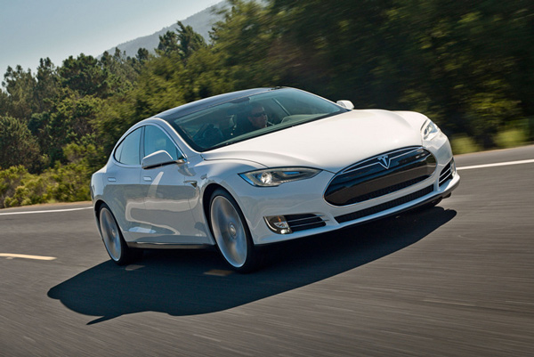 Tesla Model S P85D set a record 729 km with a single charge