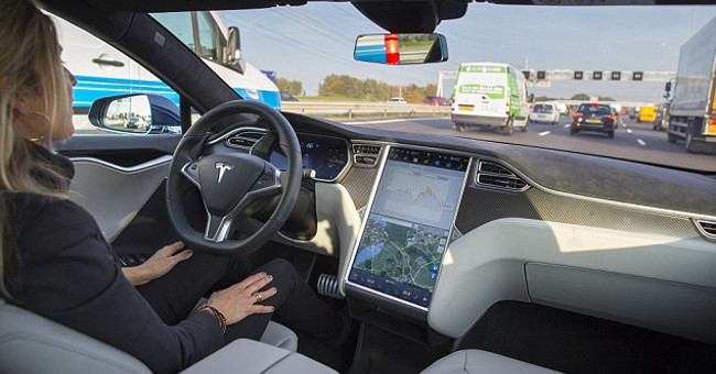 Tesla vehicles can 'dodge' frontal accidents in a matter of a few moments