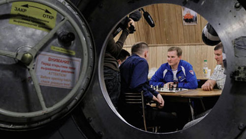 Testing live on Mars for a year