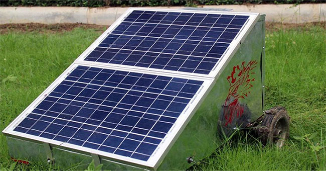 Thai students make solar lawn mowers