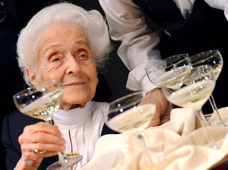 The 102-year-old Nobelist still does science
