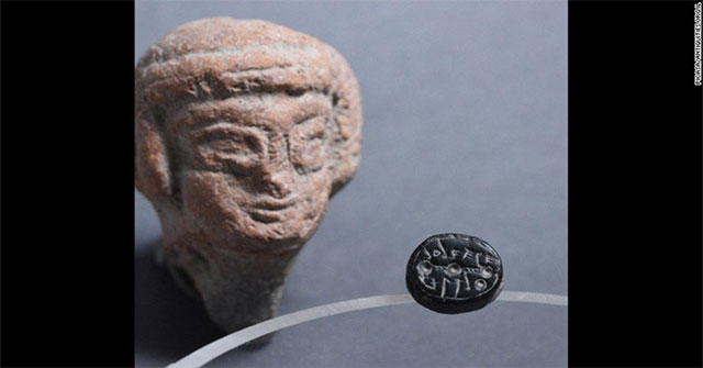 The 2,500-year-old seal belongs to women