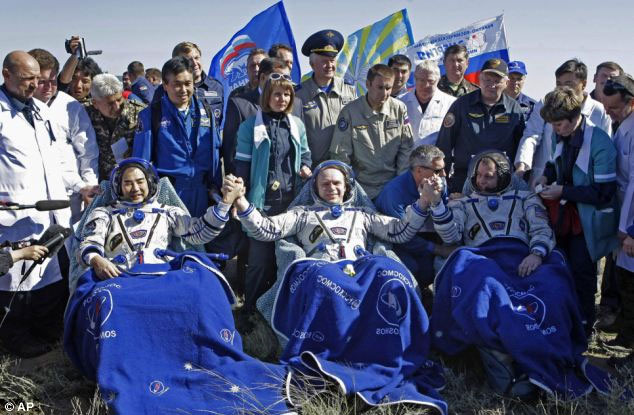 The 28th international fleet returned safely to Earth