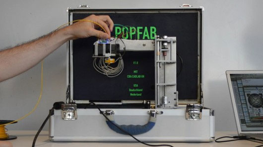 The 3D print technology is packed in a suitcase