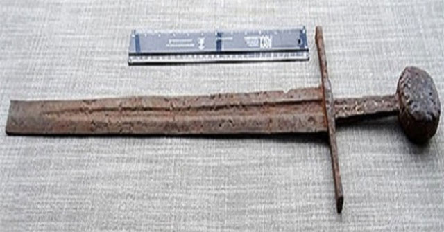 The 800-year sword of the Temple knight