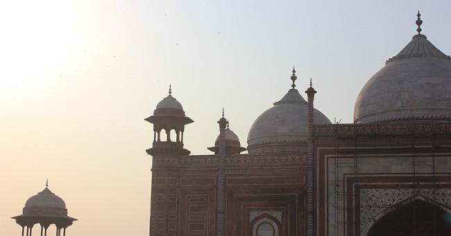 The beauty of the Taj Mahal before the marble pillar collapsed