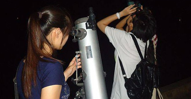 The best time to observe 5 planets in line in Vietnam