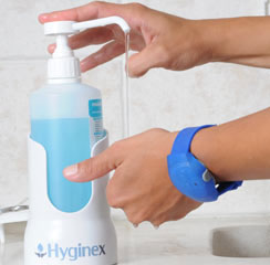 The bracelet helps to detect dirty hands
