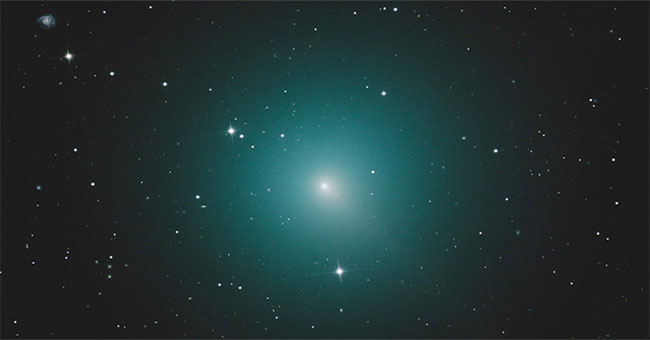 The brightest blue comet in the sky rushes towards Earth