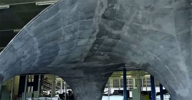 The concrete roof creates electricity from the sun