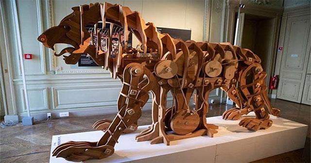 The construction of a 'mechanical lion' by Leonardo da Vinci