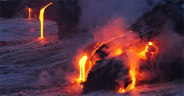 The core of the Earth leaked more than 2.5 billion years ago, what is happening?