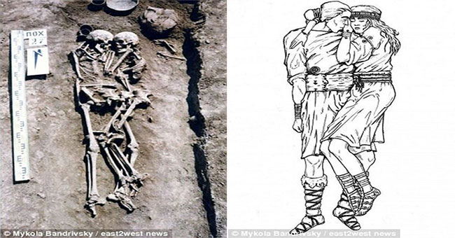 The couple's couple hugged each other tightly for 3,000 years