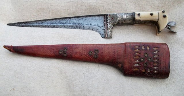 The deadly beauty of a Persian knife