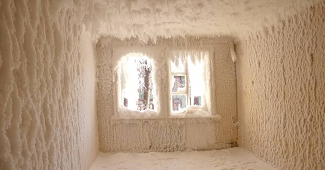 The deserted house 'snowy palace' because of the negative price of 61 degrees Celsius in Russia