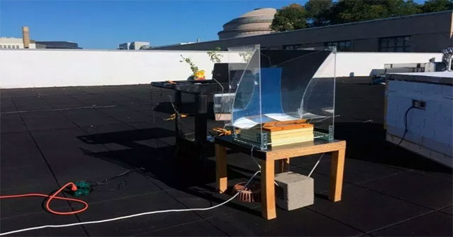 The device absorbs sunlight to create superheated steam