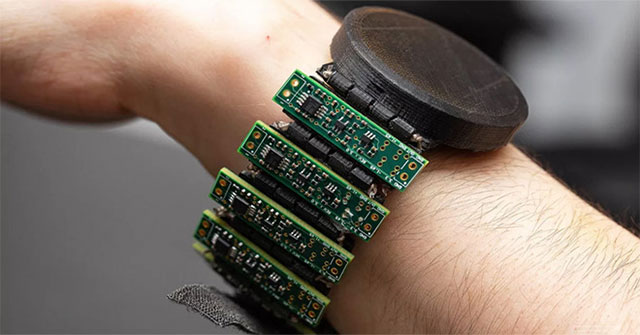 The device helps Facebook read users' brains