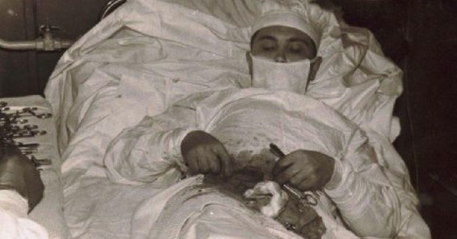 The doctor who removed the appendix for himself between Antarctica made the world admire