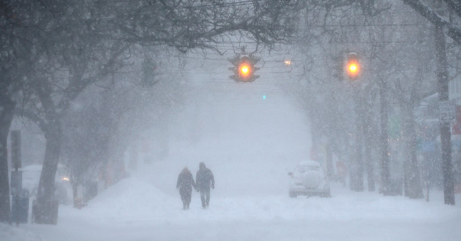 The East Coast of America is white in the winter snowstorm