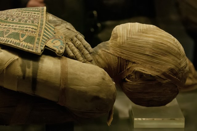 The embalming technology of old and present