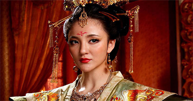 The emperor was slapped by his wife like a god but did not dare to resist