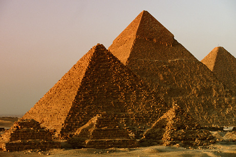 The exact date of the construction of the Giza pyramid?