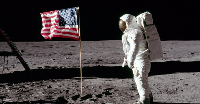 The fate of American flags plugged in the Moon