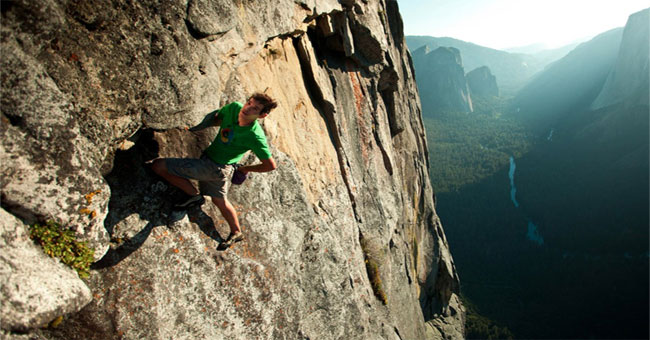 The fearless brain of a person who doesn't climb a cliff 760m