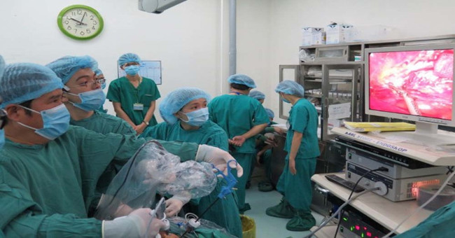 The first cross-kidney transplant in Vietnam was successful