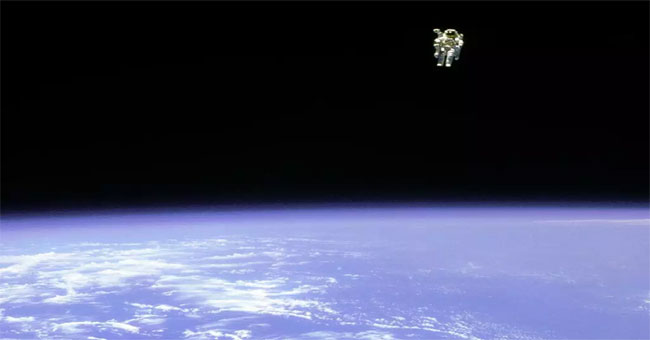 The first person to fly freely outside the universe died