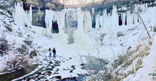 The frozen waterfalls in the record cold winter in the United States