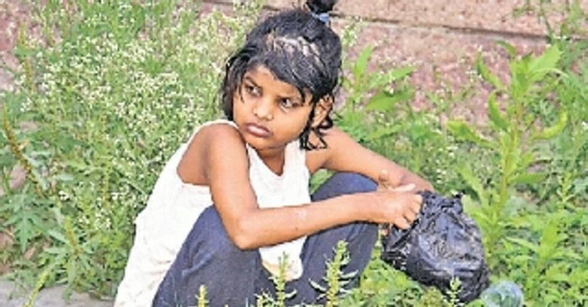 The green forest girl lives with the monkeys found in India